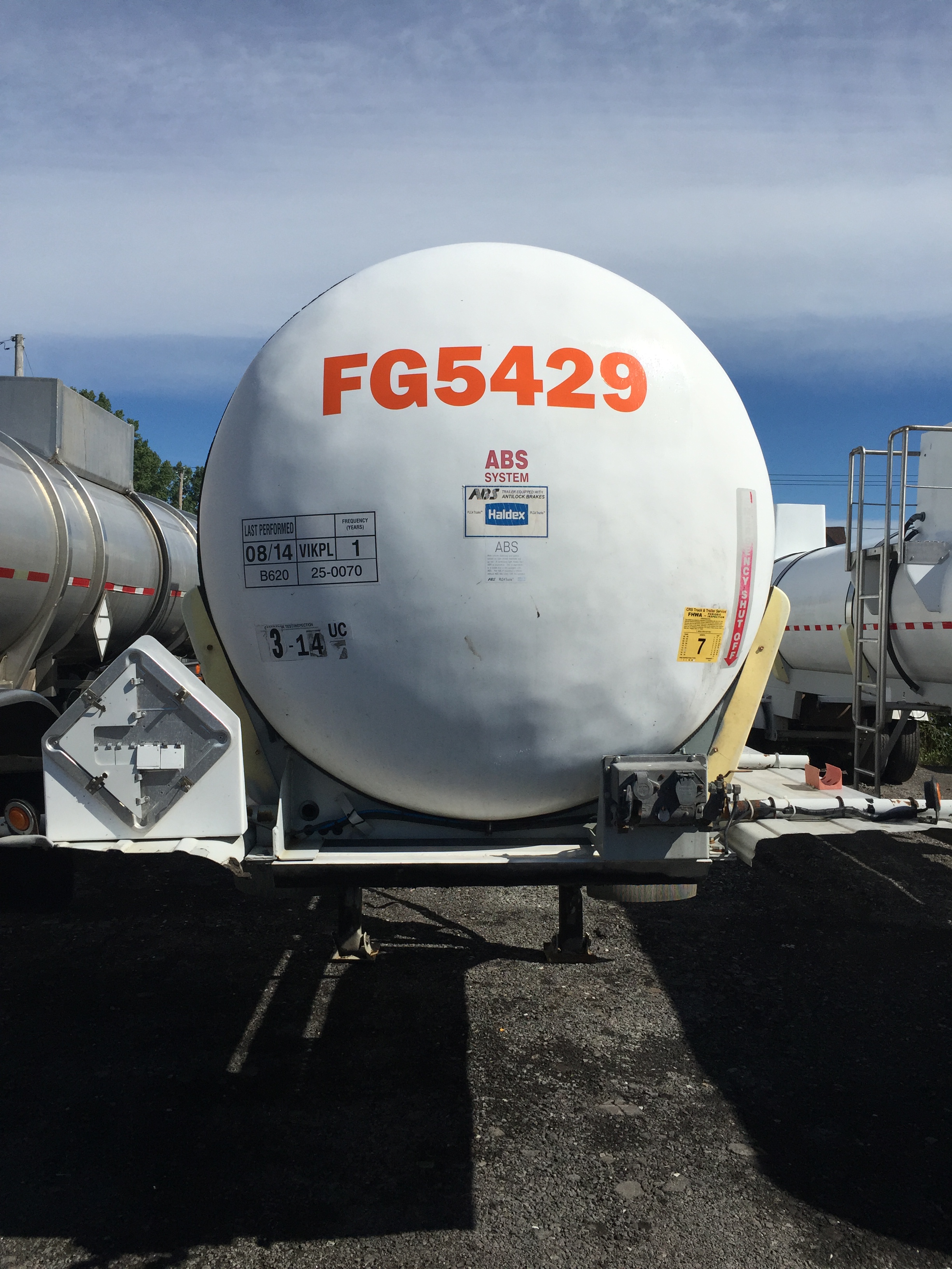 FG5429 – 2007 Tankcon – 5400 Gallon FRP