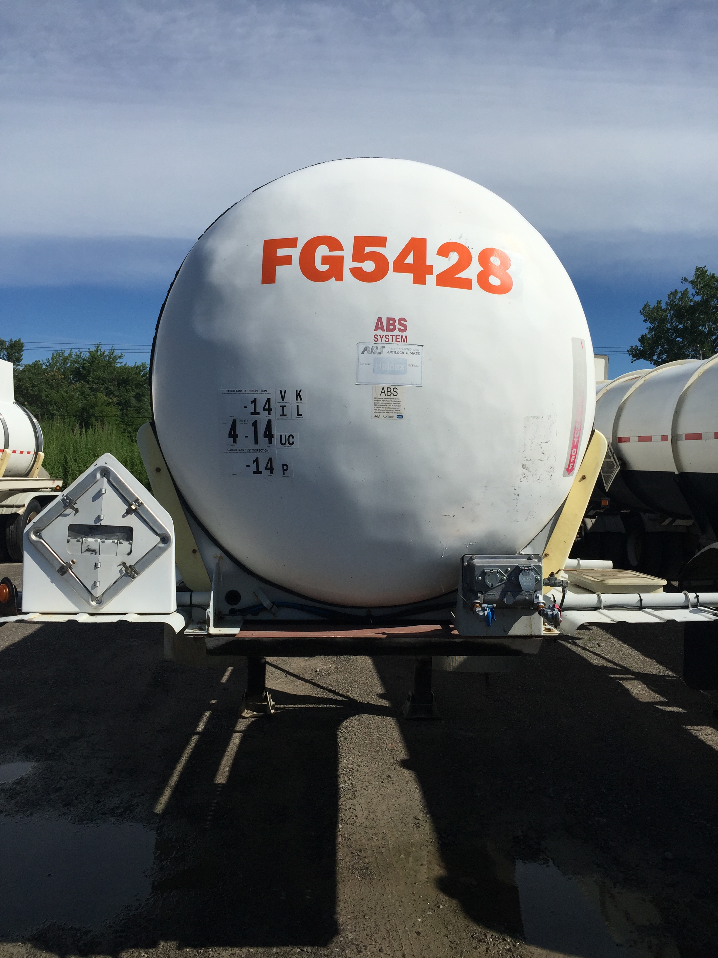 FG5428 – 2007 Tankcon – 5400 Gallon FRP